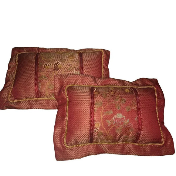 WATERFORD Set of 2 Rectangle 16" x 22" Throw Pillows Red & Gold Rope Bed Linens - Picture 1 of 6